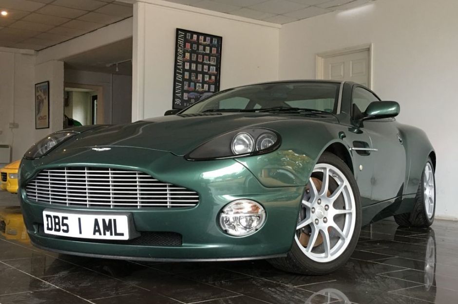 ASTON MARTIN V12 VANQUISH