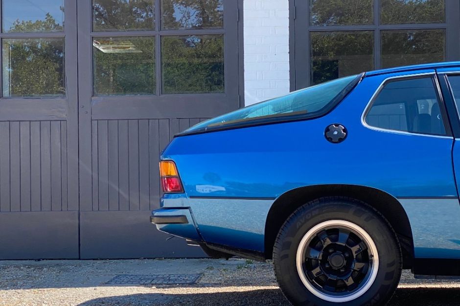 PORSCHE 924