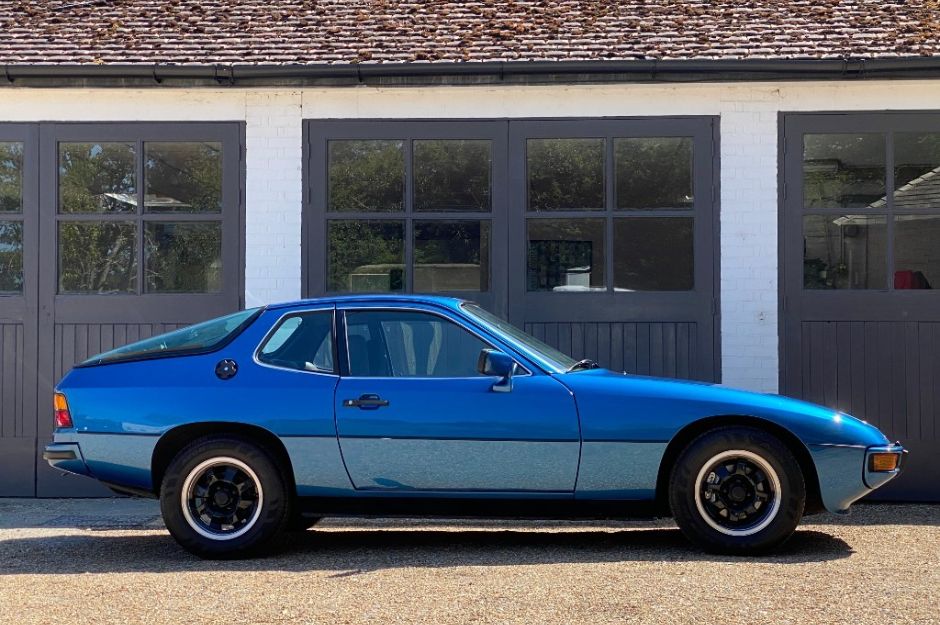 PORSCHE 924
