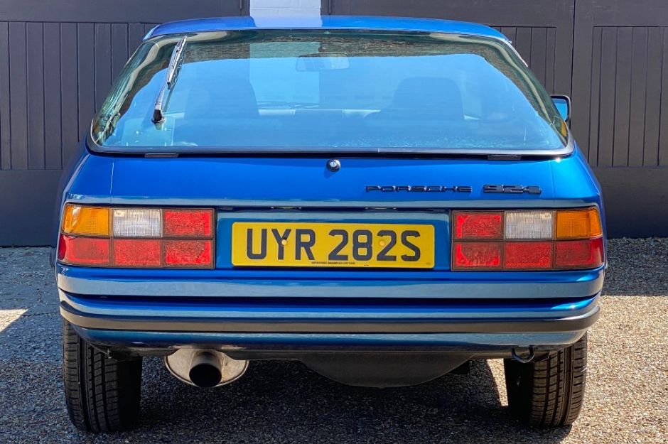 PORSCHE 924