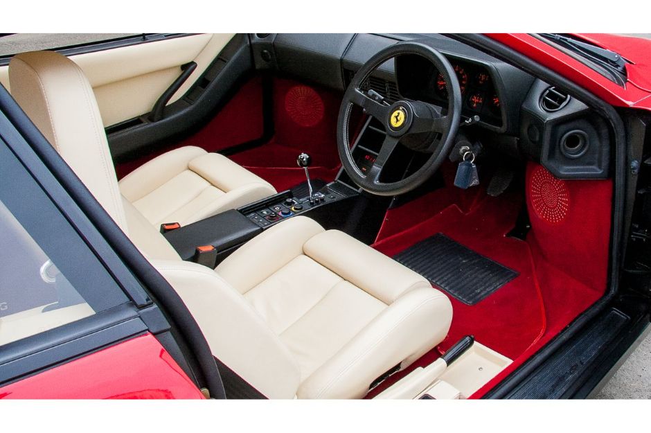 FERRARI TESTAROSSA