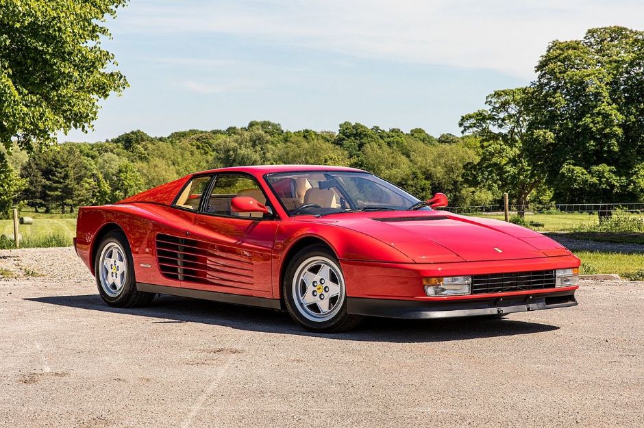FERRARI TESTAROSSA