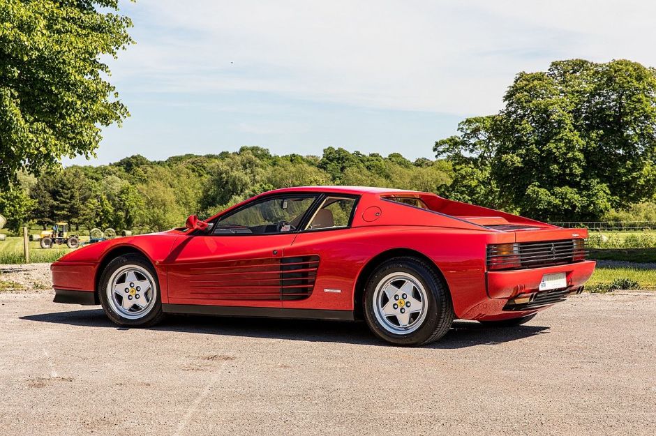 FERRARI TESTAROSSA