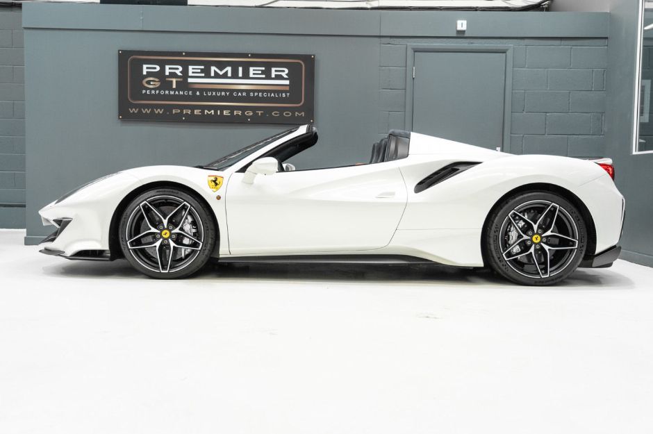 FERRARI 488 PISTA