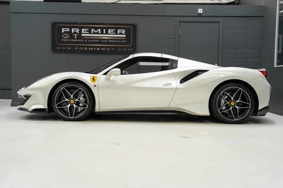 FERRARI 488 PISTA