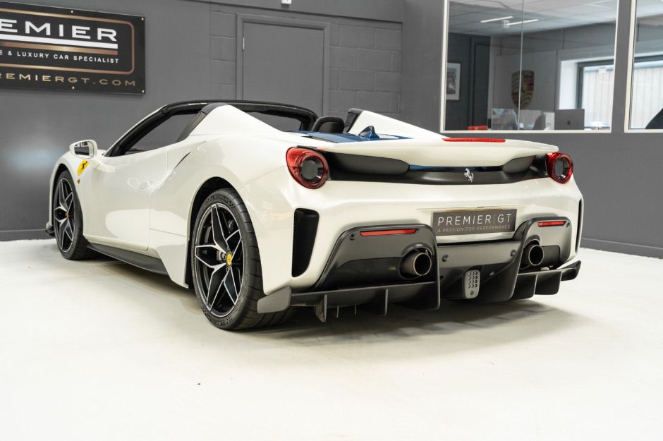 FERRARI 488 PISTA