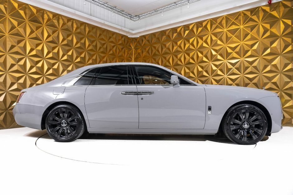 ROLLS-ROYCE GHOST V12