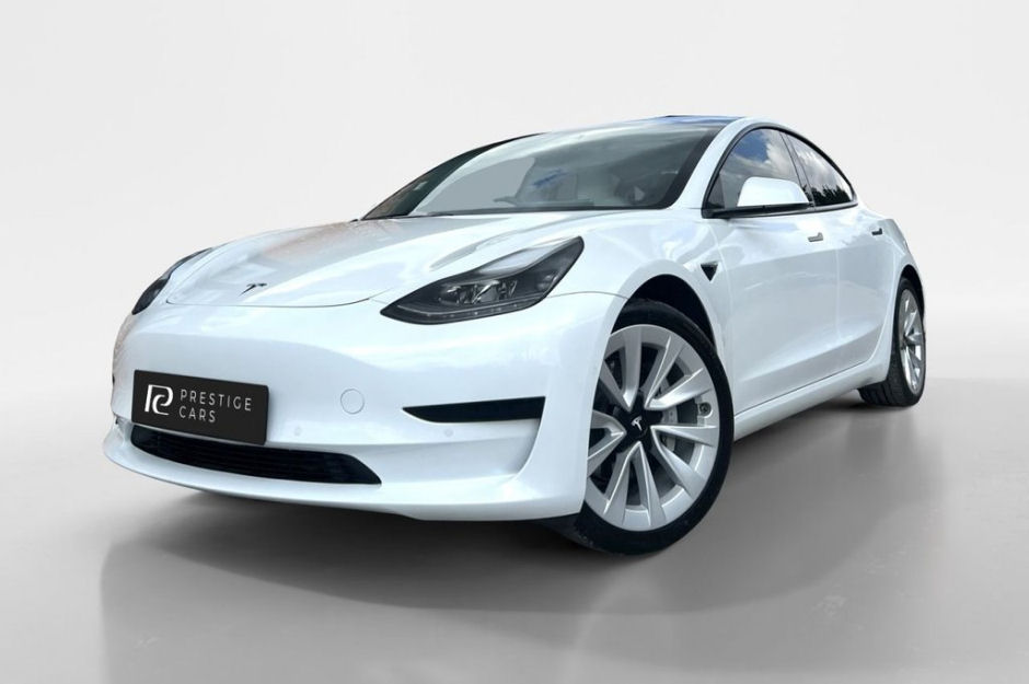 TESLA MODEL 3 STANDARD RANGE +