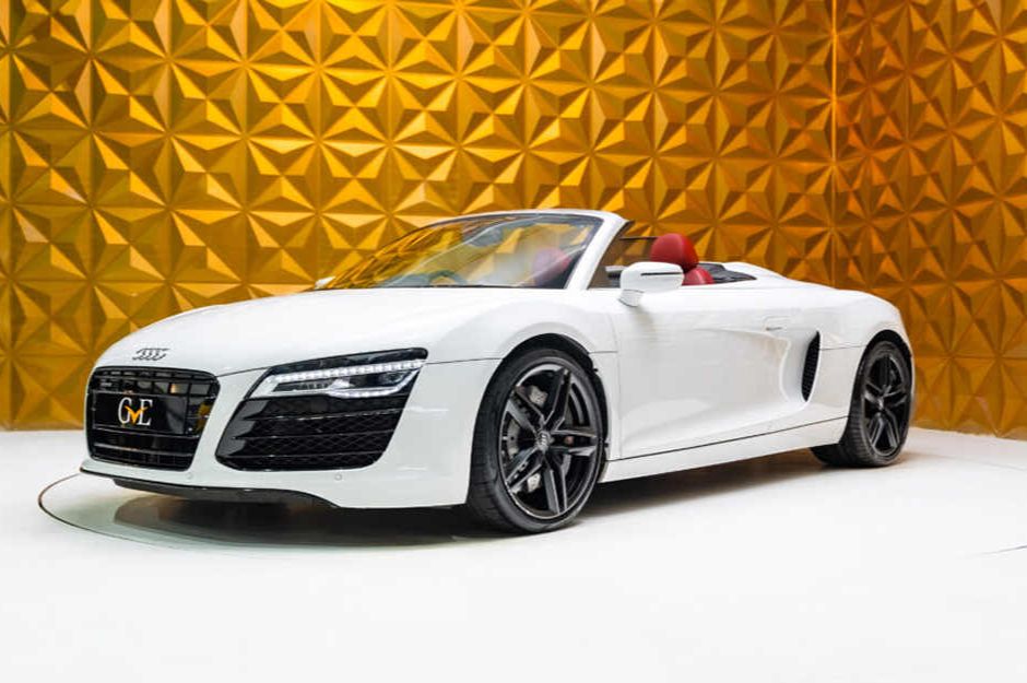 AUDI R8