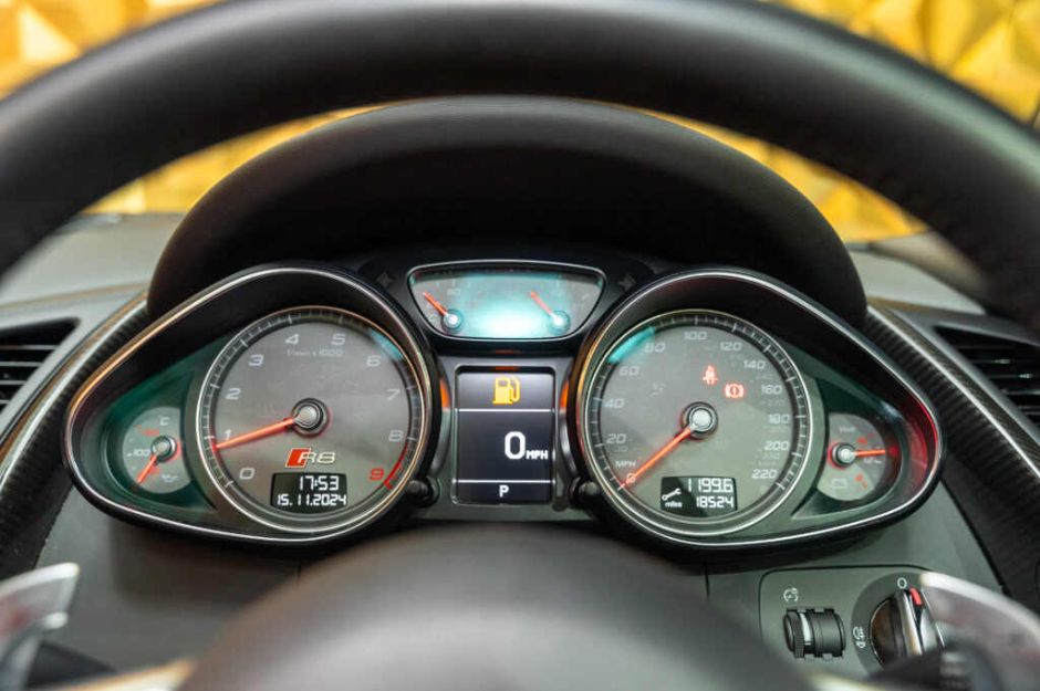 AUDI R8