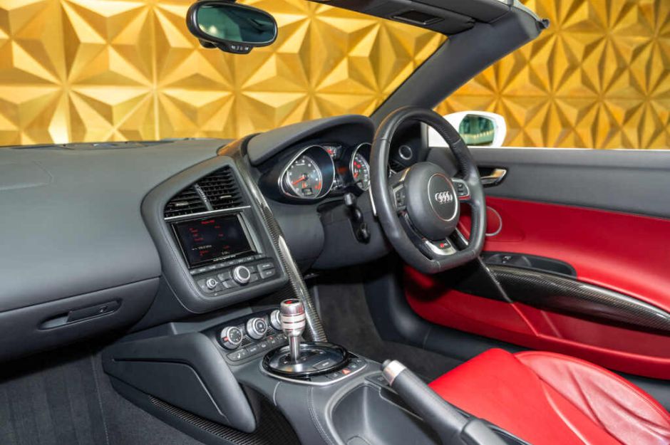 AUDI R8