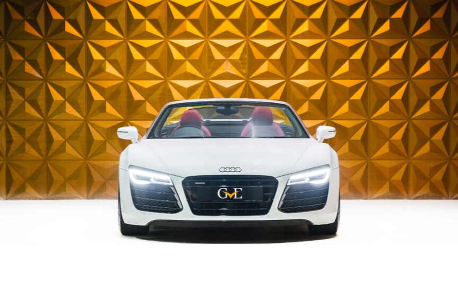 AUDI R8