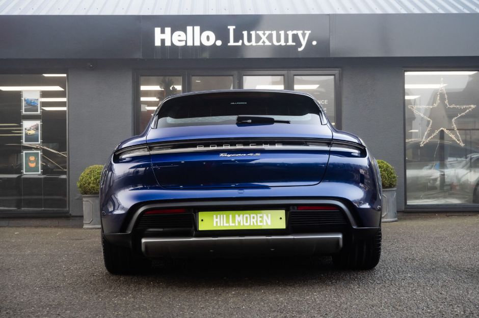 PORSCHE TAYCAN