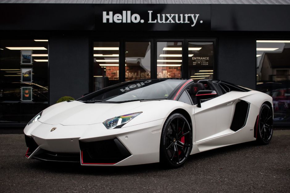 LAMBORGHINI AVENTADOR