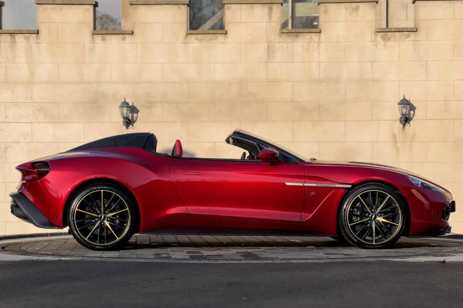 ASTON MARTIN VANQUISH