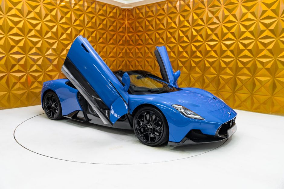 MASERATI MC20