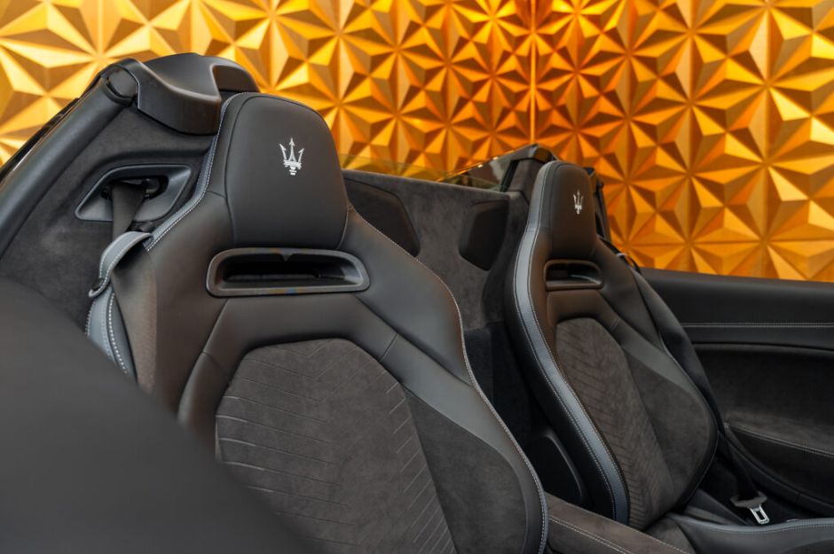 MASERATI MC20