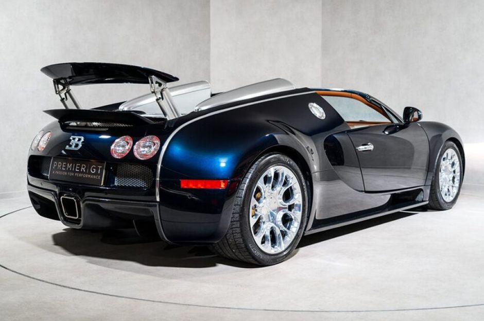 BUGATTI VEYRON