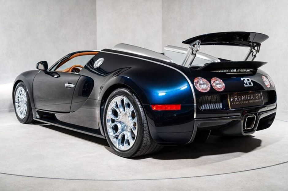 BUGATTI VEYRON