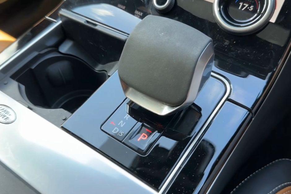 LAND ROVER R ROVER VELAR R-DYN HSE PHEV A