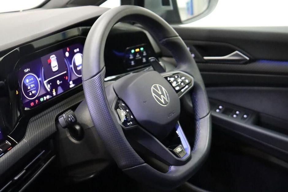 VOLKSWAGEN GOLF TSI R