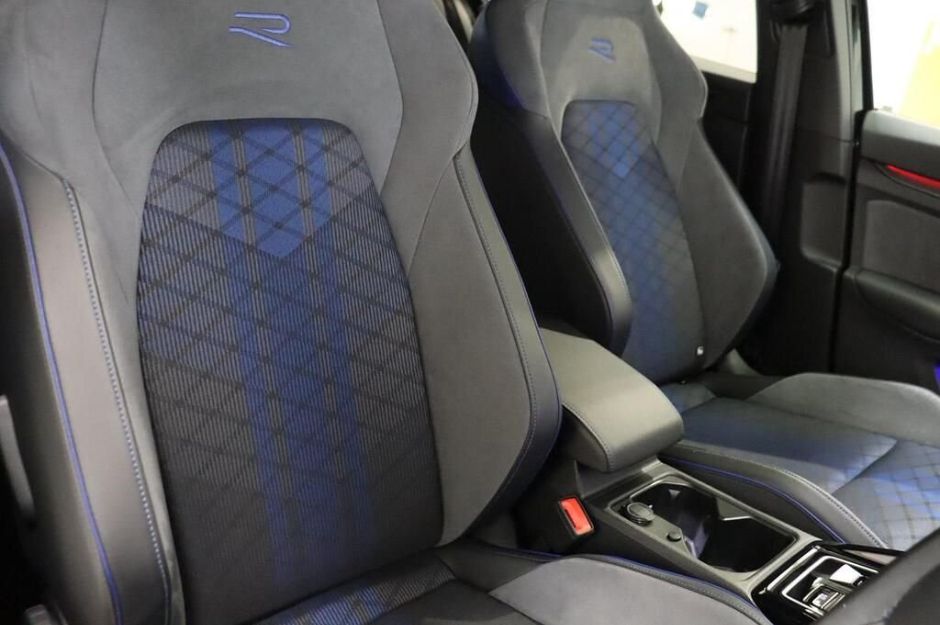 VOLKSWAGEN GOLF TSI R