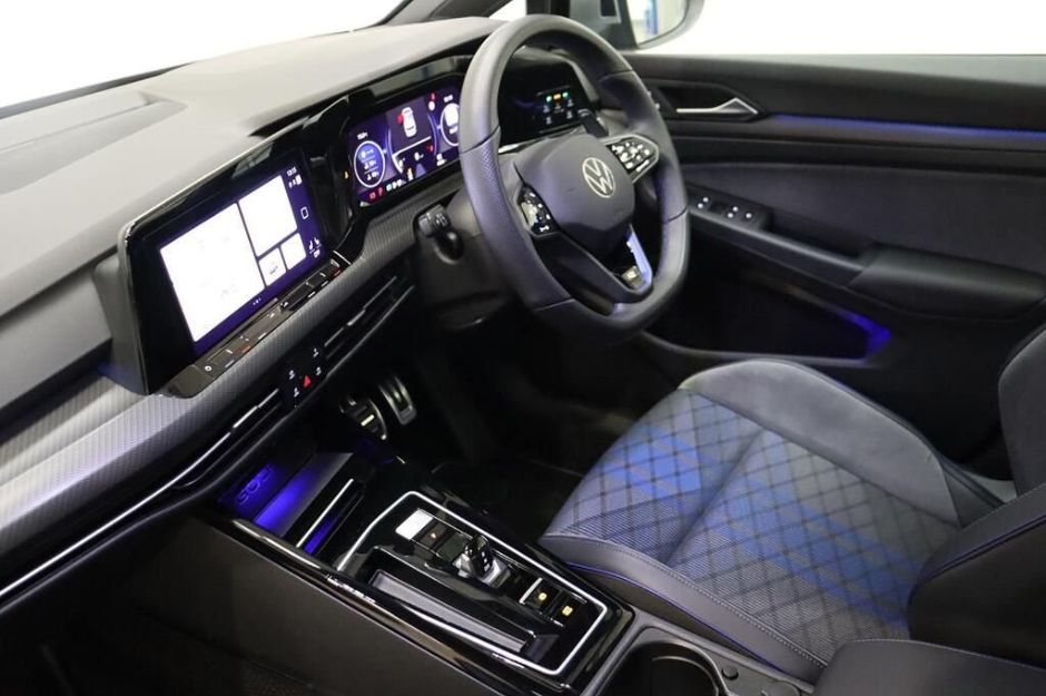 VOLKSWAGEN GOLF TSI R