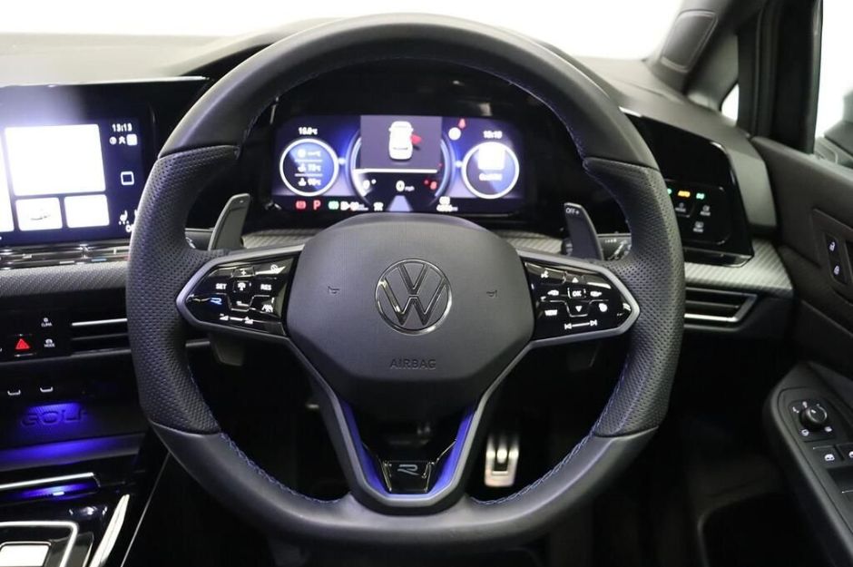 VOLKSWAGEN GOLF TSI R