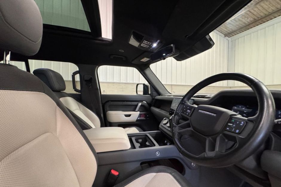 LAND ROVER DEFENDER D300