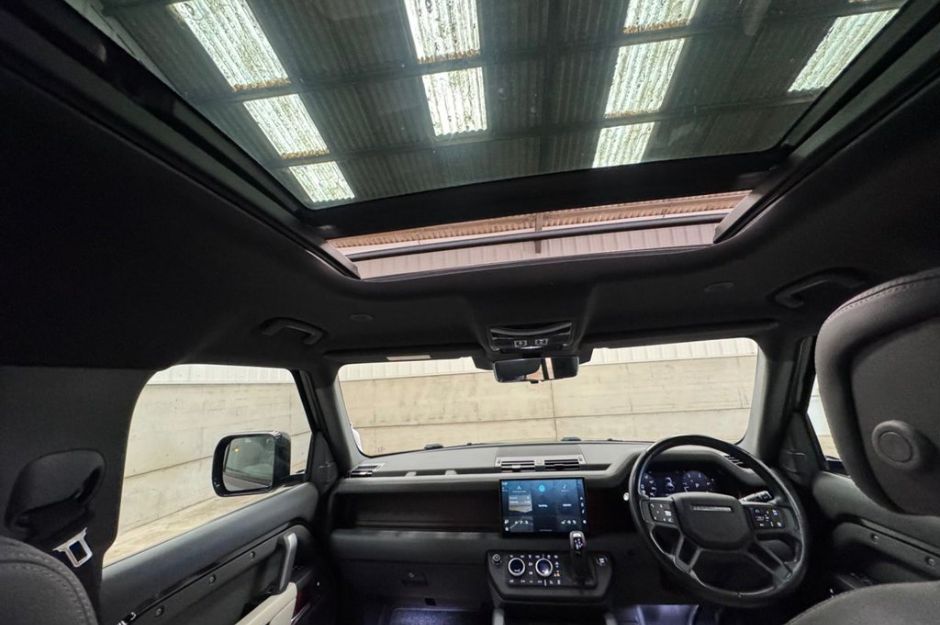 LAND ROVER DEFENDER D300