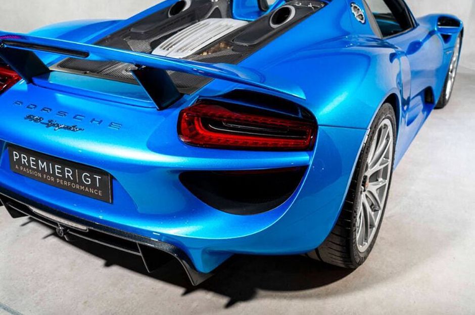 PORSCHE 918 SPYDER