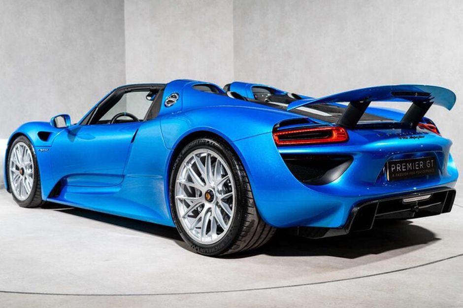 PORSCHE 918 SPYDER