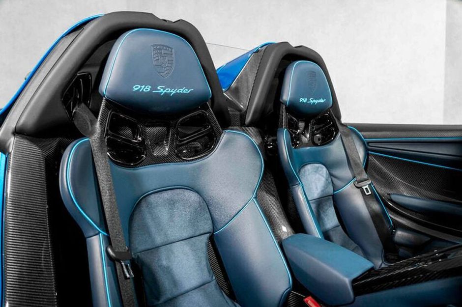 PORSCHE 918 SPYDER