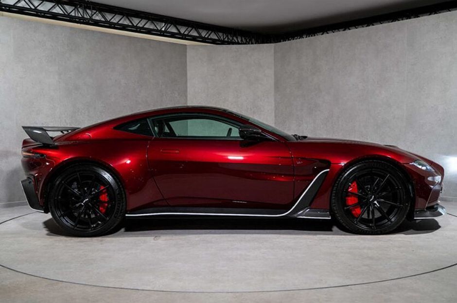 ASTON MARTIN VANTAGE