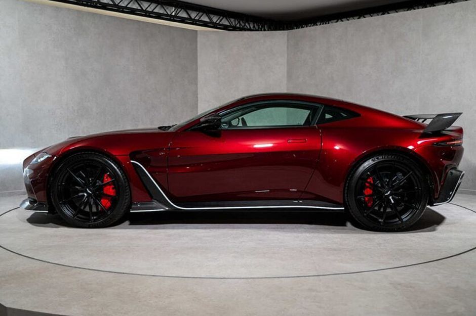 ASTON MARTIN VANTAGE