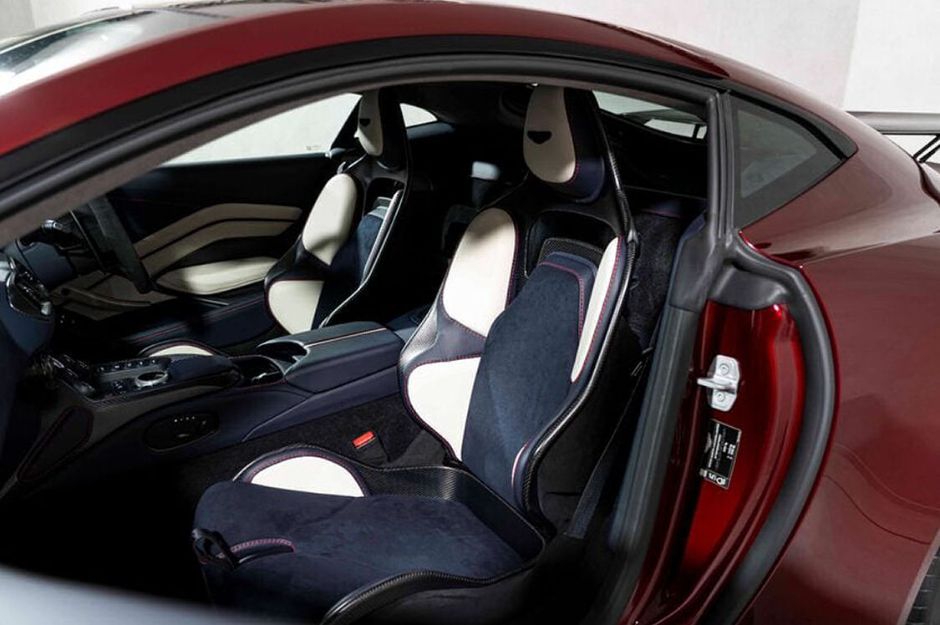 ASTON MARTIN VANTAGE