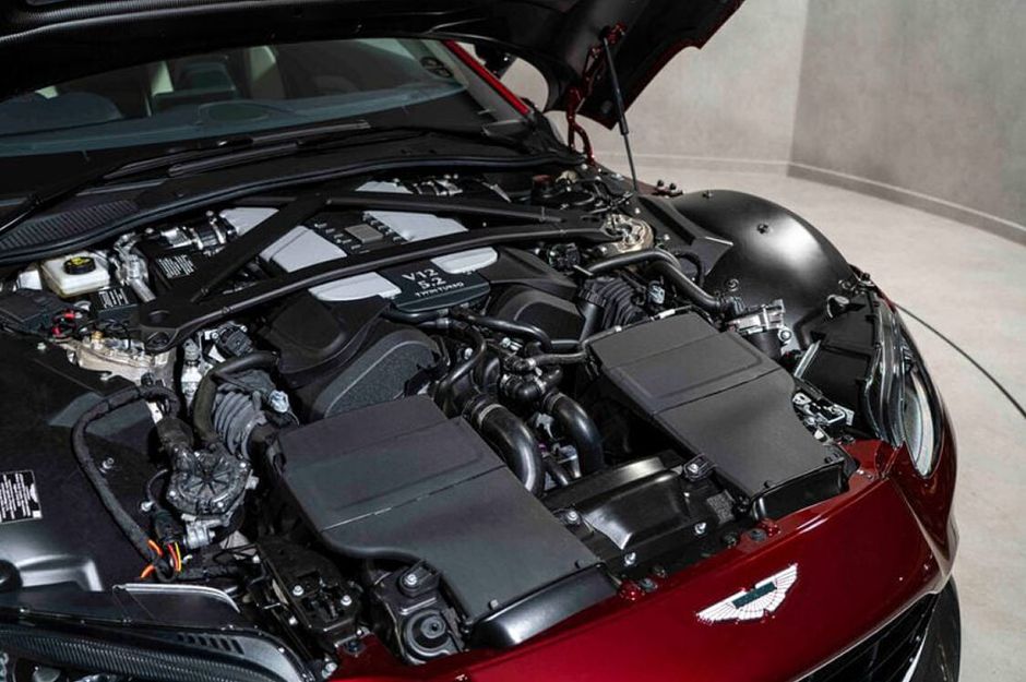 ASTON MARTIN VANTAGE