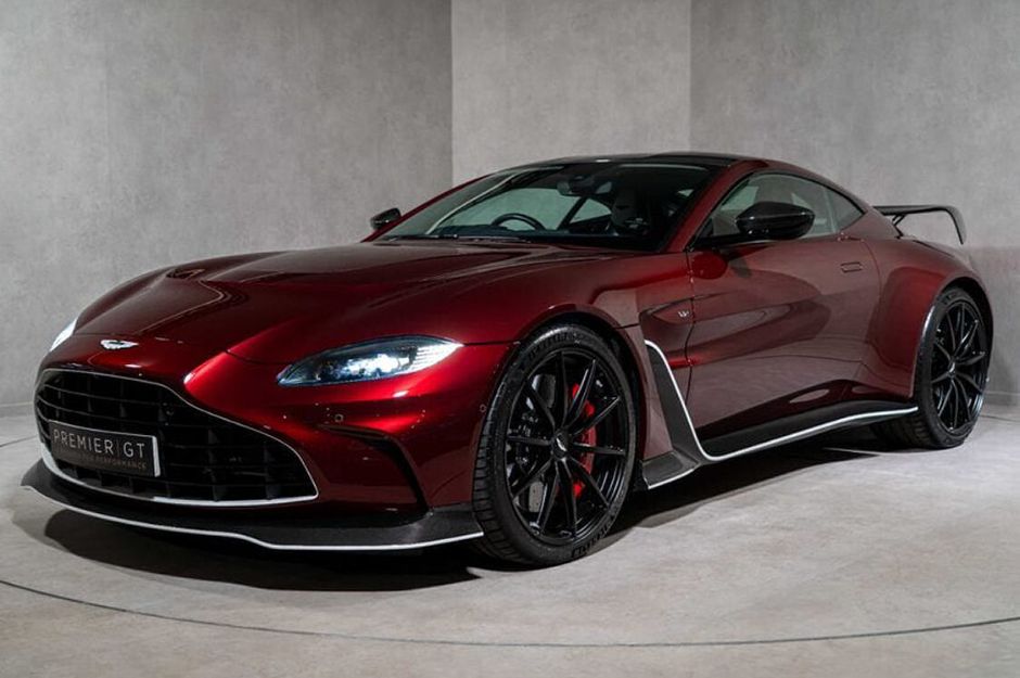 ASTON MARTIN VANTAGE