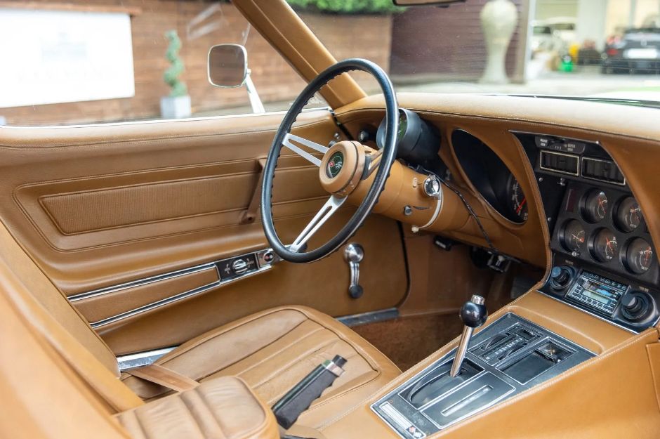 CHEVROLET CORVETTE C3 T-TOP