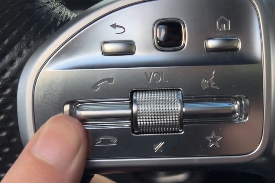 MERCEDES-BENZ GLE 400 AMG LINE PREM + D 4M A