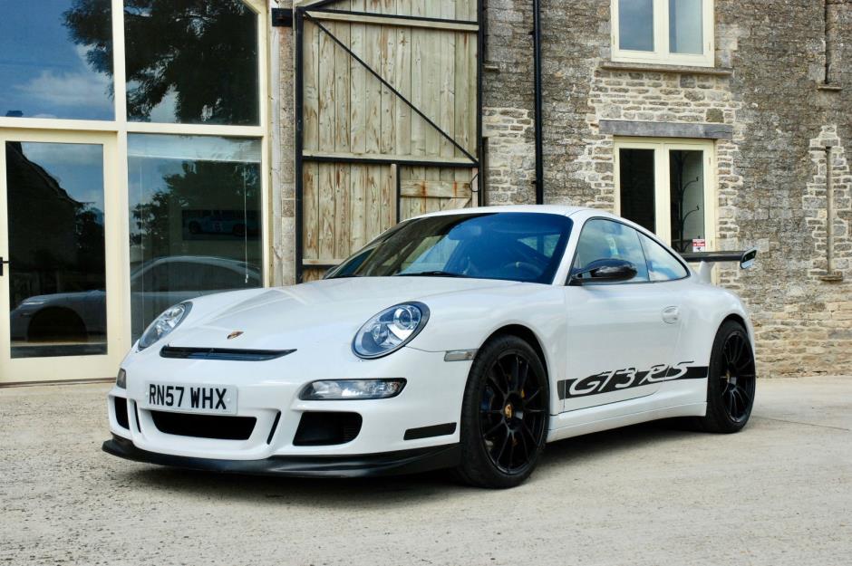 PORSCHE 911 GT3 RS
